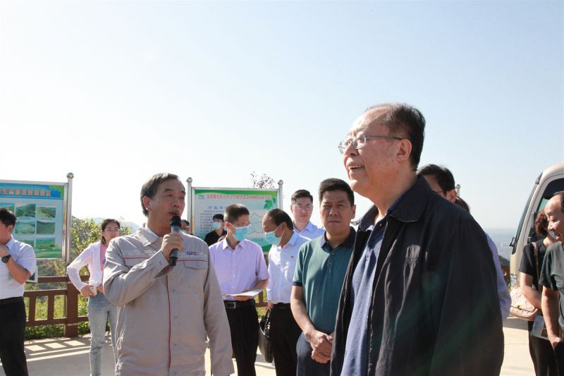 
				   
					河南省人大常委會黨組副書記、副主任馬懿一行到洛陽黃河同力調(diào)研
				 